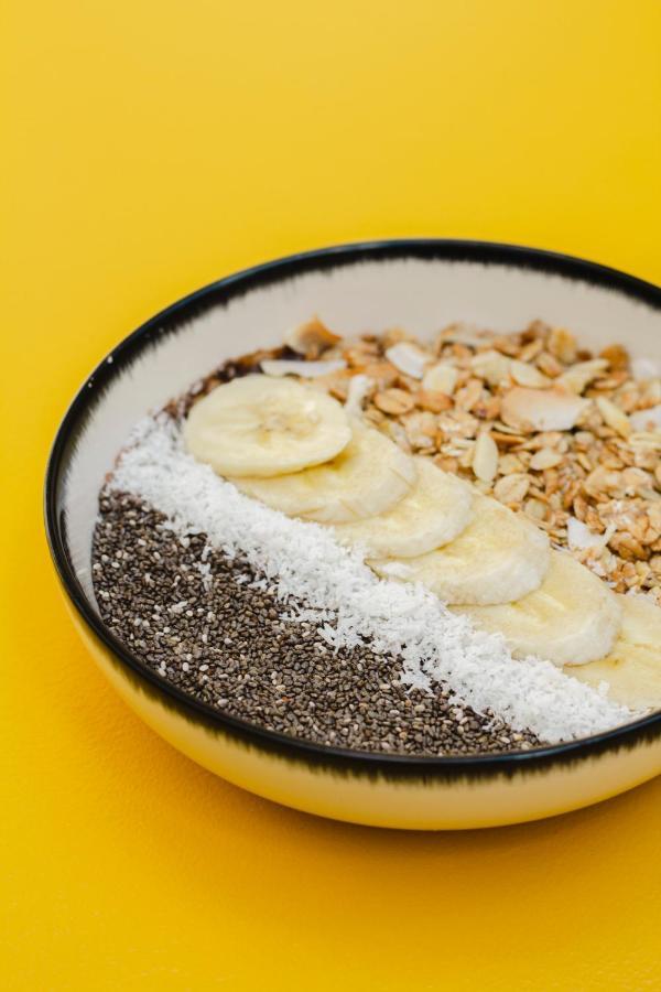 Kai 36 - Hotel Zwischen Fels Und Fluss Грац Екстериор снимка Chia seeds in a smoothie