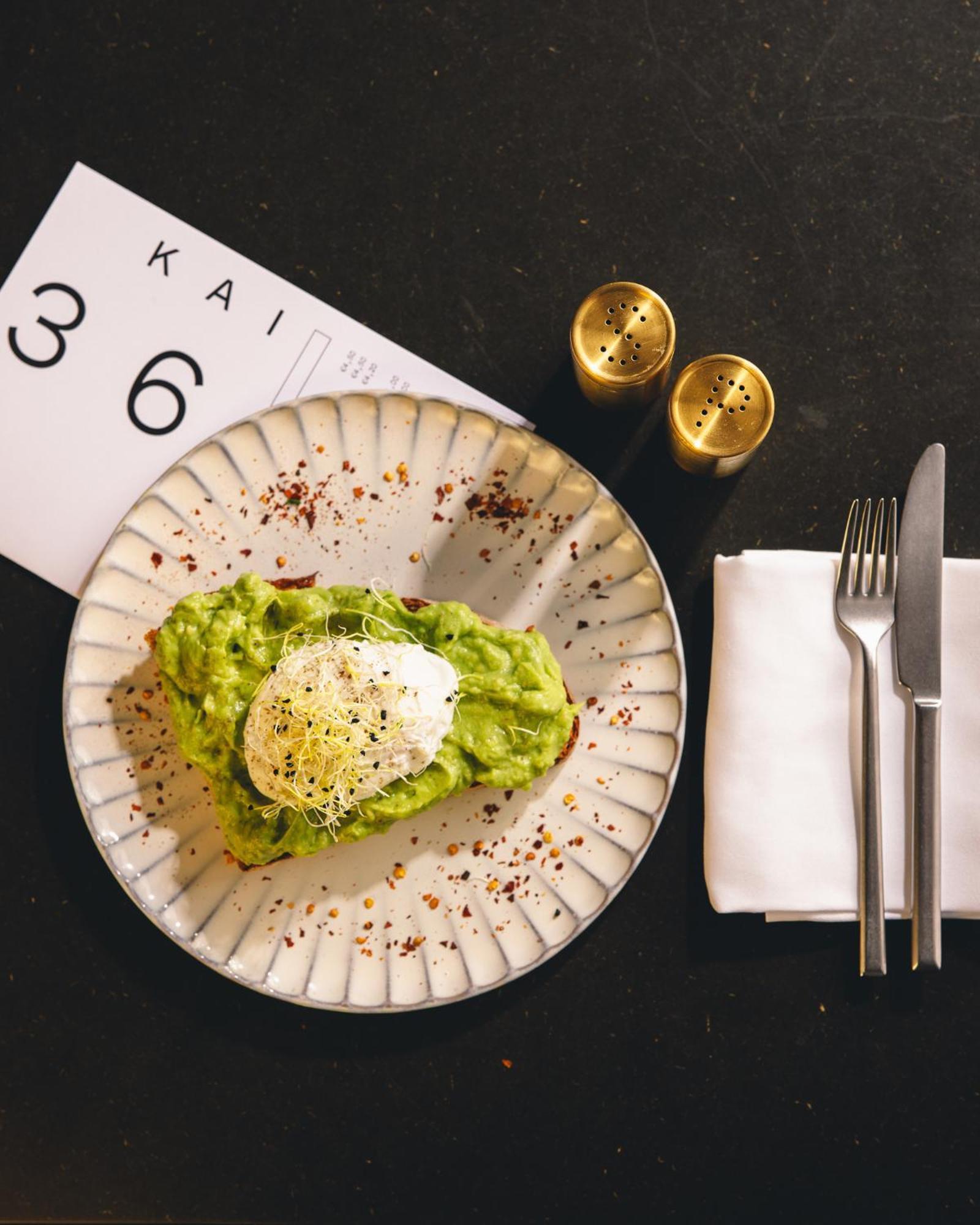 Kai 36 - Hotel Zwischen Fels Und Fluss Грац Екстериор снимка Avocado and poached egg