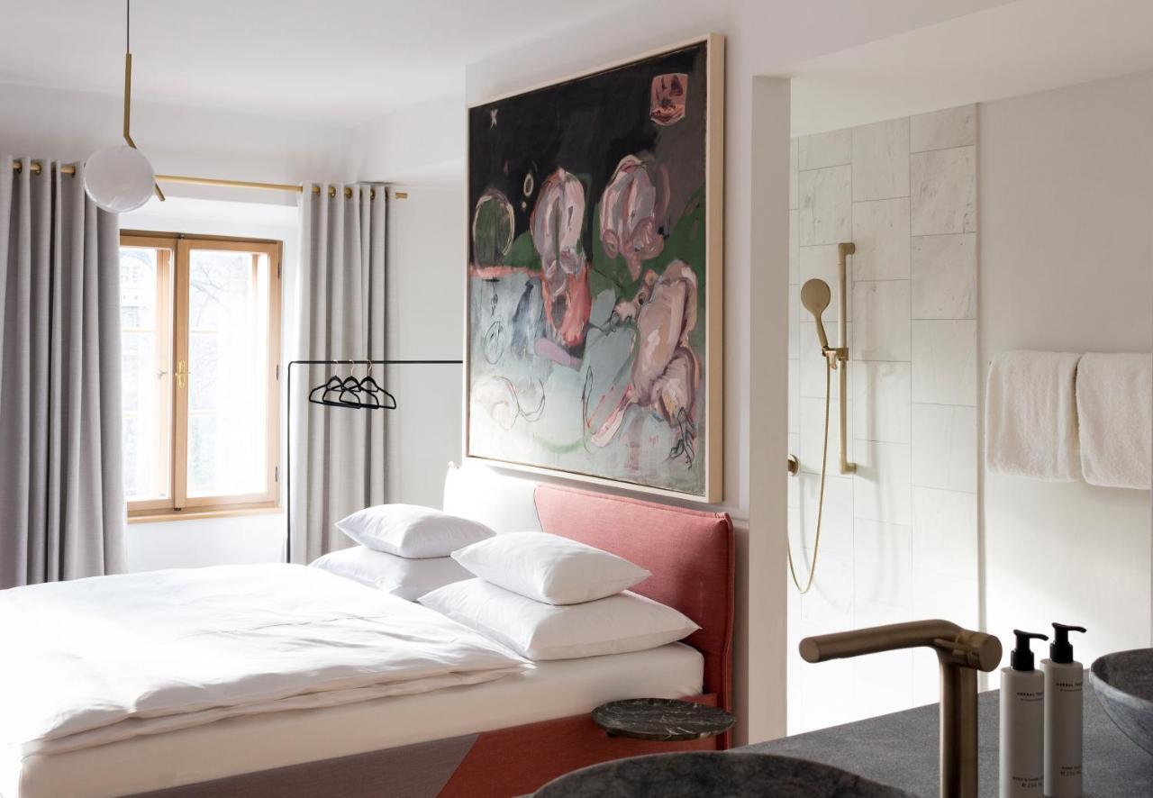 Kai 36 - Hotel Zwischen Fels Und Fluss Грац Екстериор снимка A room at the Hotel